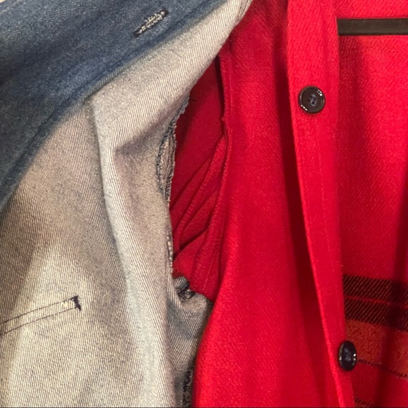 Vintage L.L. Bean Red Wool Blend Lined Corduroy Trim Heavy Denim Barn Coat Sz M - Picture 10 of 16